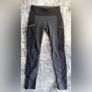 SALE!! EUC! Athleta Fleece Lined Leggings, two toned sized M.